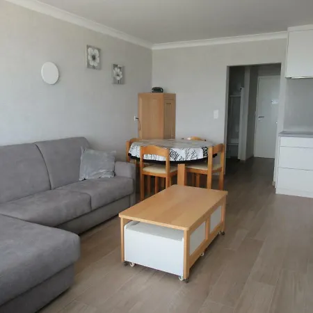 Apartament Godderis 98h *